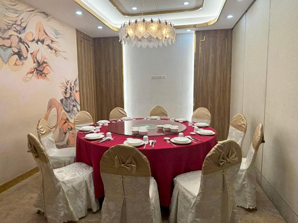 Lido De Paris Hotel Manila Exterior photo