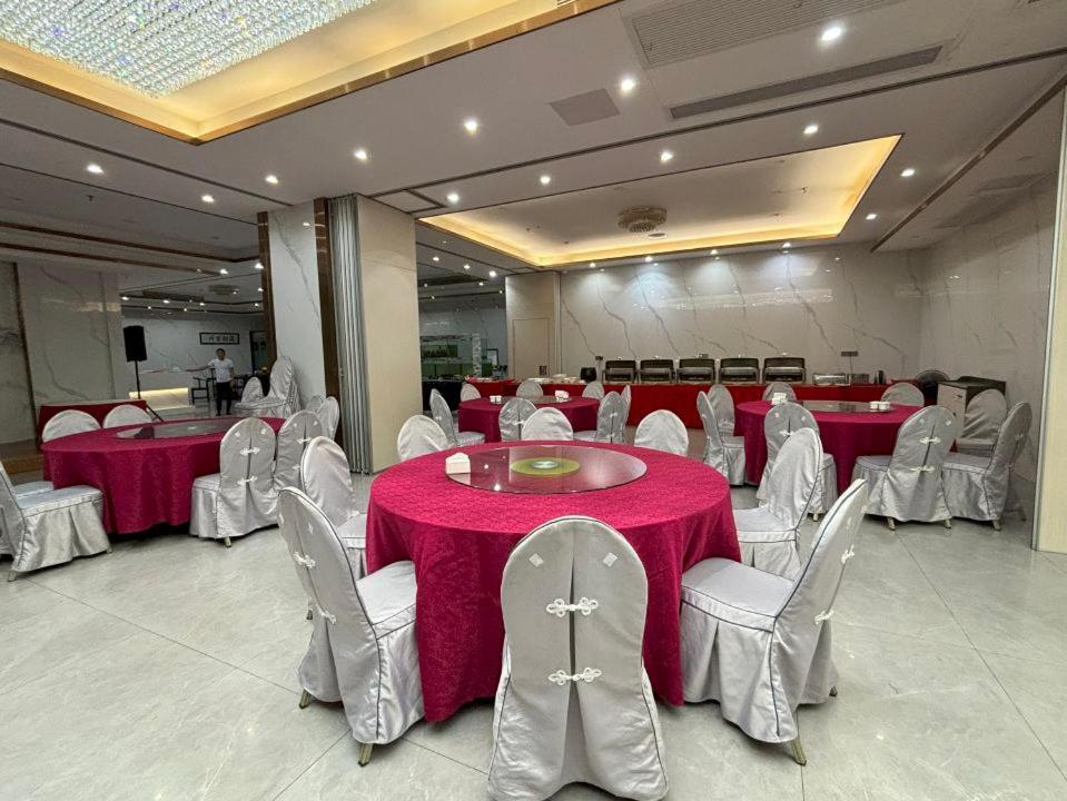 Lido De Paris Hotel Manila Exterior photo